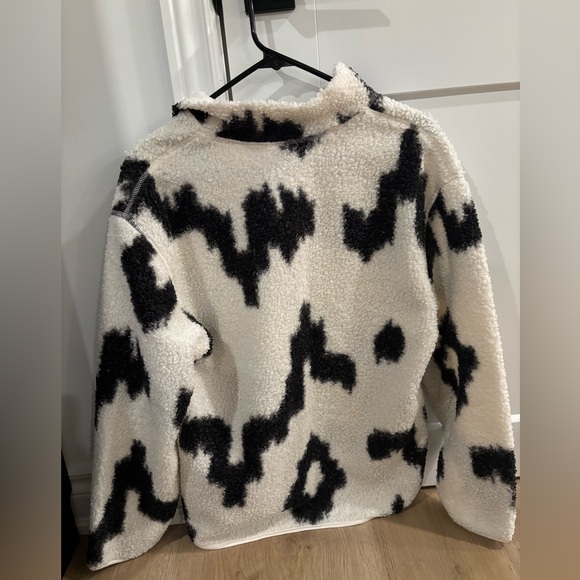 Ladies Size XS H&M Black and White Patterned Fleece Half Zip - Perfect Condition - Picture 3 of 3